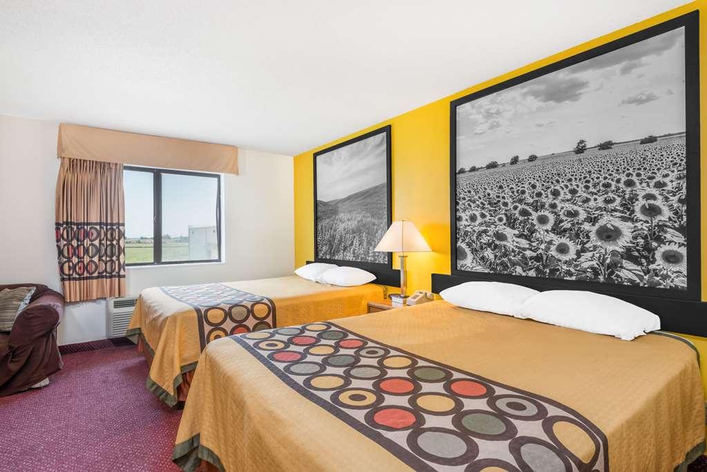 Super 8 By Wyndham Pratt Hotel ห้อง รูปภาพ
